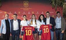 La Selección hace un tour sin preguntas por Ibiza