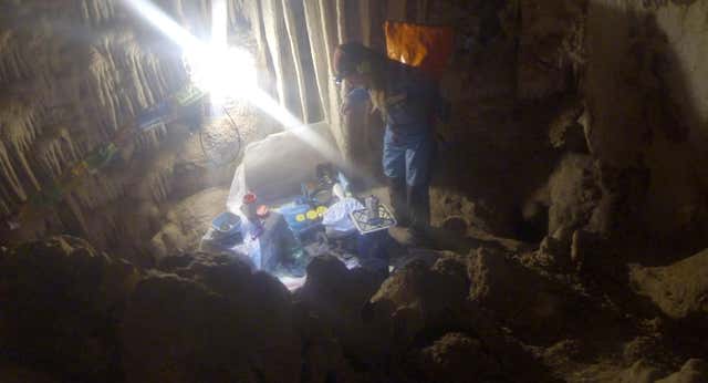 Beatriz Flamini abandona la cueva tras 500 días bajo tierra en Granada y batir un récord mundial extremo