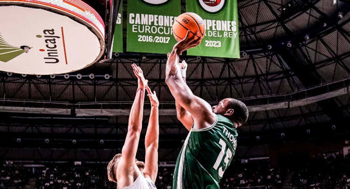 Una jugada del primer partido entre Unicaja y UCAM Murcia. /UNICAJA/M. POZO