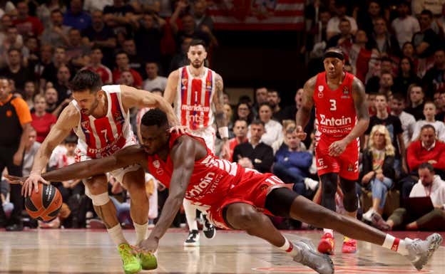 Facundo Campazzo ante el Olympiacos. Efe