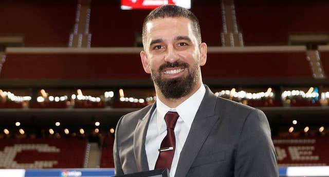 Arda Turan comienza su carrera como entrenador en Turquía