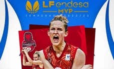 Leo Fiebich alarga el buen momento de la 'rasmia' y se corona MVP de la Liga Femenina Endesa