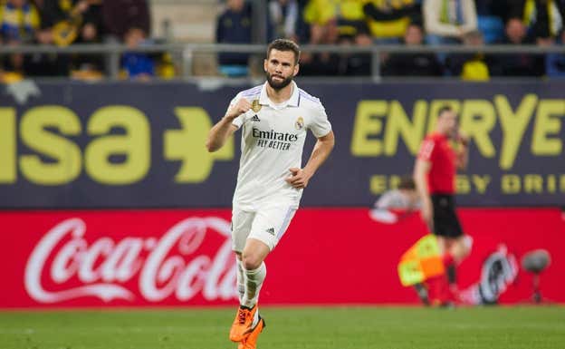 Nacho celebra el gol que le marcó al Cádiz.