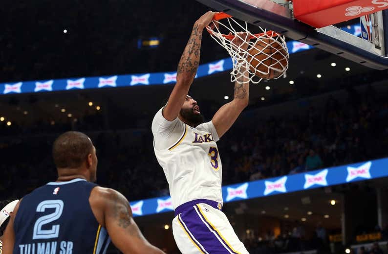 Los Lakers asaltan Memphis y roban el factor pista
