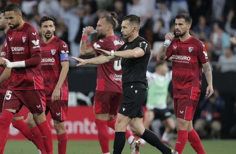 Los 17 errores que reclama el Valencia