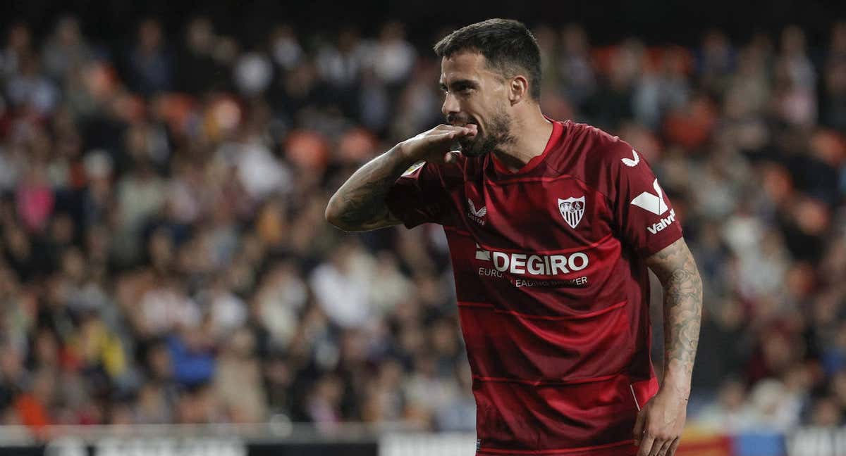 Suso celebra su gol ante el Valencia.