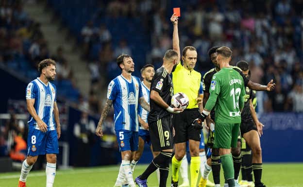 Melero López expulsa a Lecomte. GETTY