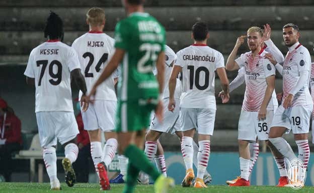 El Milan en el partido ante el Rio Ave que clasificó a Europa League.