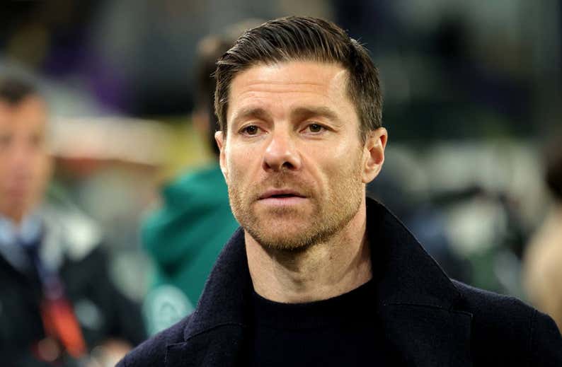 El beso de Mourinho a Xabi Alonso que tiene detrás más de diez años de amistad