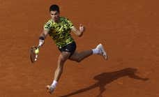 Alcaraz vuela en Barcelona y se cita con Tsitsipas en la final
