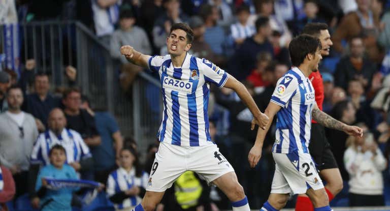 Carlos Fernández celebra con rabia el segundo gol de la Real ante el Rayo.