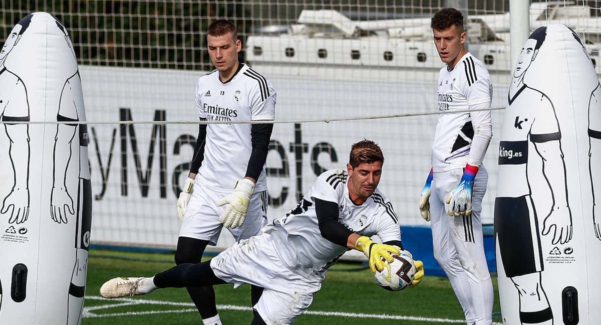 Courtois y Lunin entrenando en Valdebebas.