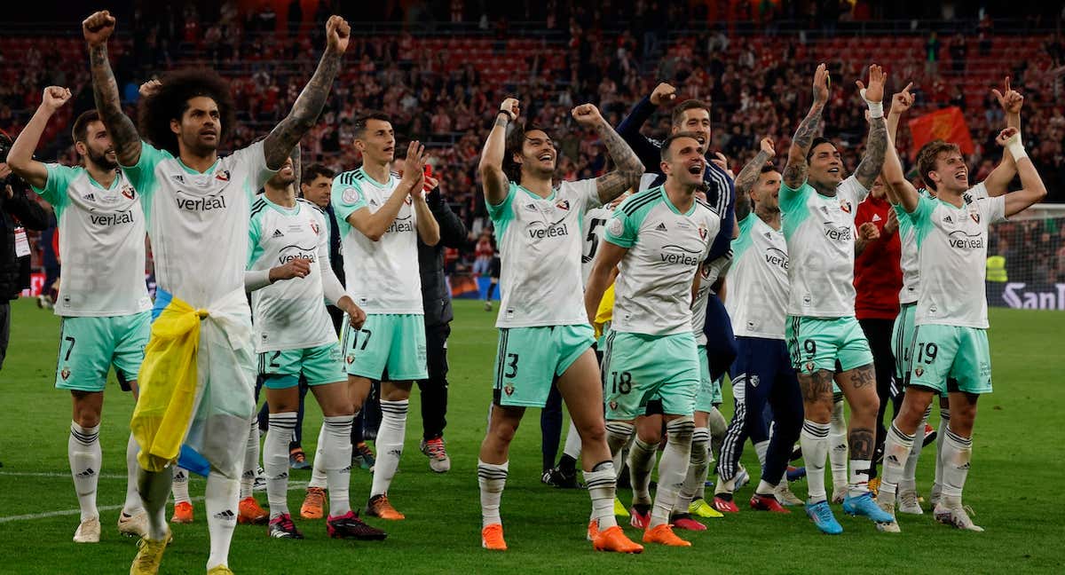 Los jugadores de Osasuna celebran el pase a la final de la Copa del Rey./Reuters