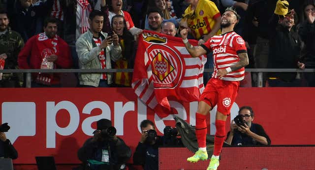 Taty toma el testigo de Lewandowski y pasa a la historia de LaLiga