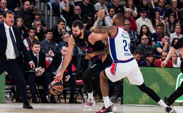 Nikola Mirotic frente al Efes. Efe