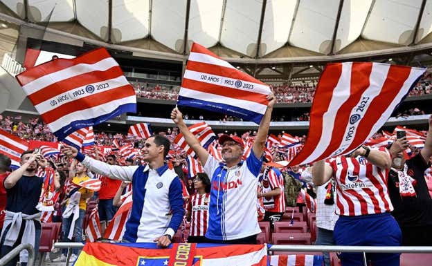 Fiesta en el Metropolitano por el 120 aniversario, con el partido entre el Atlético de Madrid y el Mallorca. AFP