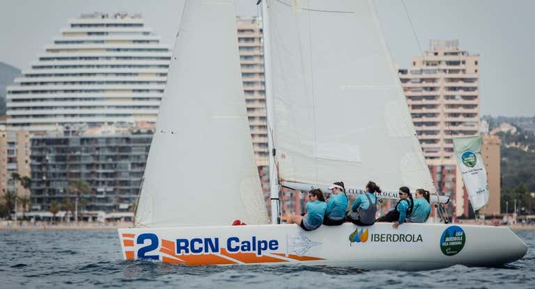 La tripulación del RCN Palma, ganadora en Calpe.