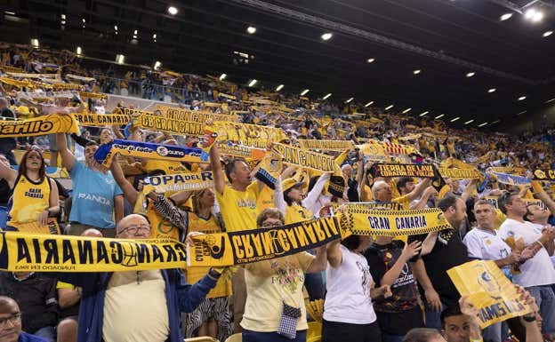 Ambiente en el Gran Canaria Arena para la semifinal de la Eurocup.  EFE