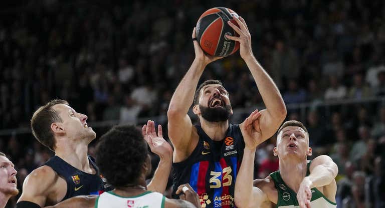 Nikola Mirotic en una jugada ante el Zalgiris.