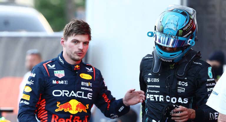Max Verstappen pide explicaciones a George Russell tras la sprint de Bakú.