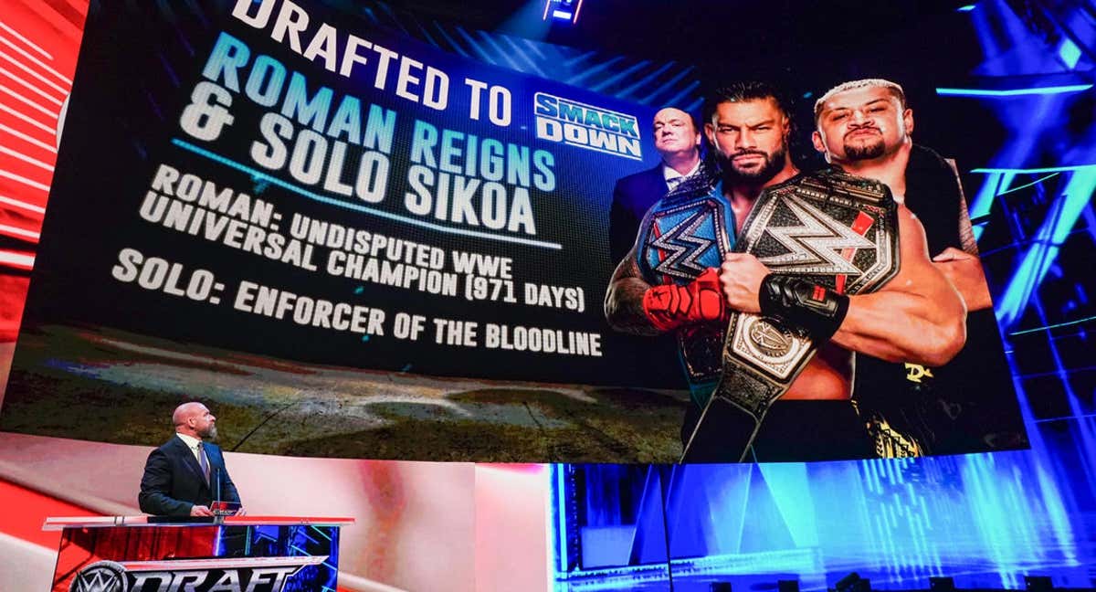 Triple H anuncia que Roman Reigns y Solo Sikoa se quedan en SmackDown./WWE