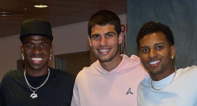 Alcaraz, la foto con Vinicius y el aliento de la grada: «Me cuesta normalizar la ‘Carlosmanía’»