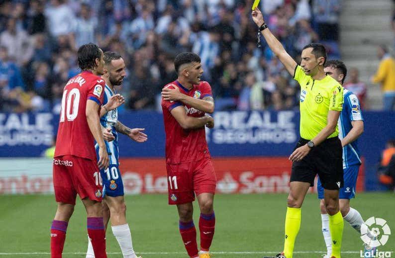 Sánchez Martínez cambia de criterio con las manos... ¡en sólo 7 días!