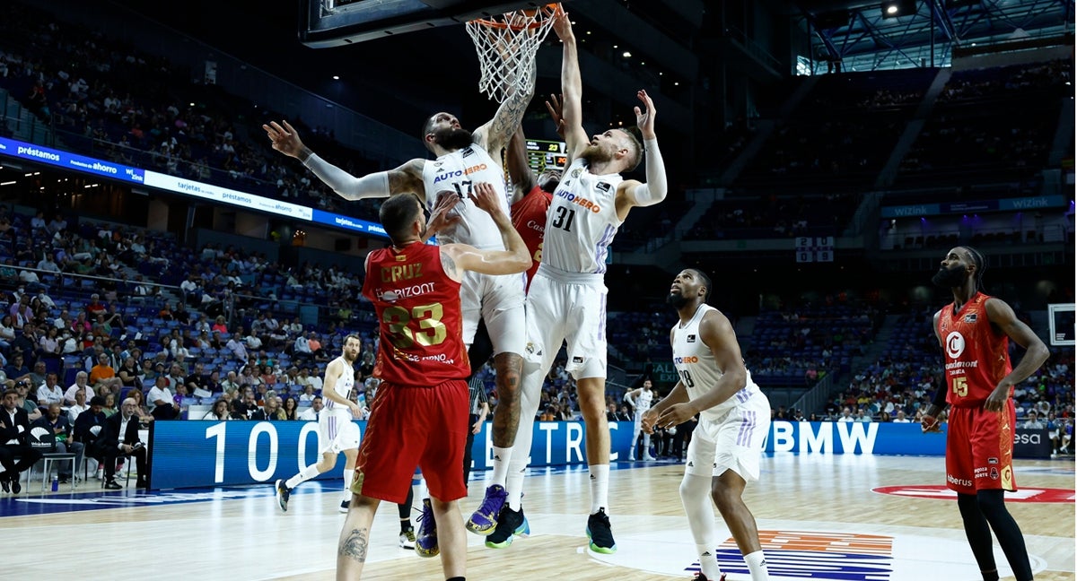DZANAN MUSA Y VINCENT POIRIER TRATAR DE ANOTAR