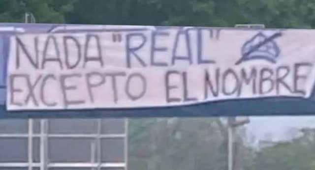 El Madrid llega a Belgrado con varias pancartas ofensivas: «Putas gitanas»