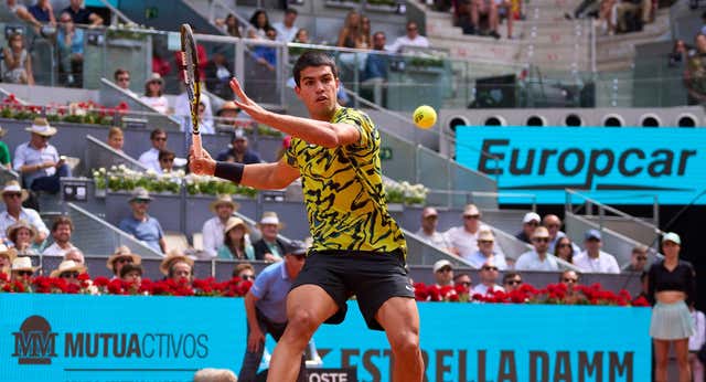 La historia se repite un año después: Carlos Alcaraz pasa por encima de Alexander Zverev en Madrid