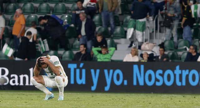 El Elche ya es de Segunda: un centenario que ni 6 entrenadores pudieron salvar