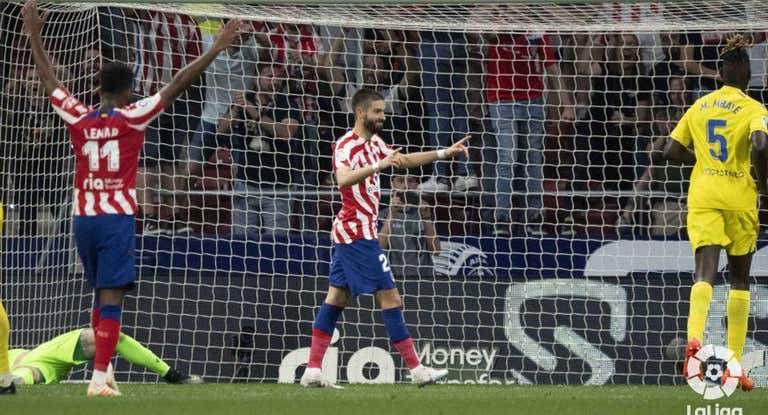 Carrasco celebra el gol de penalti.