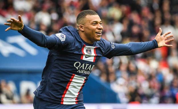 Mbappé, tras un gol con el PSG  Europa Press
