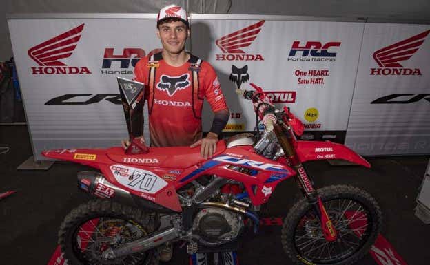 Rubén Fernández, tras su victoria en el GP de Argentina 2023 de MXGP.  Honda HRC