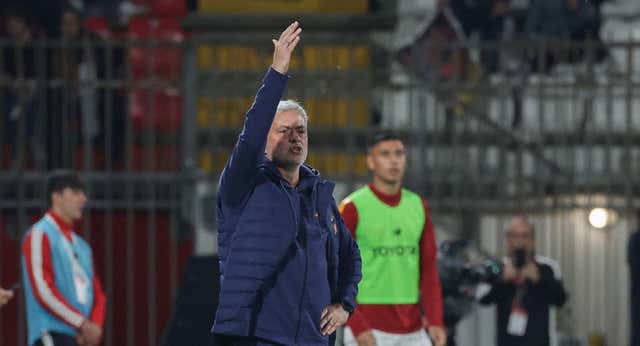 Tremenda rajada de Mourinho contra el árbitro: «No tiene empatía con nadie»