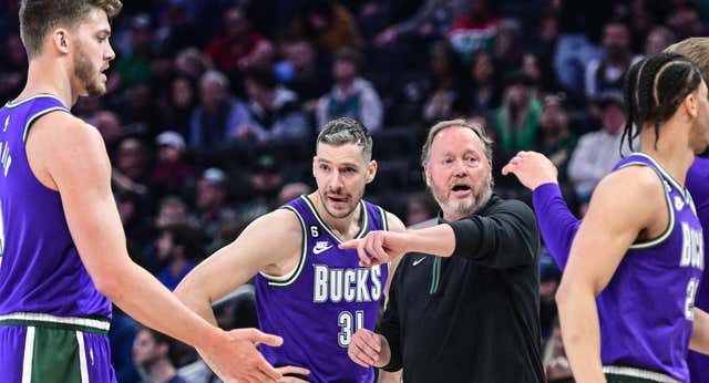 Los Bucks destituyen a Mike Budenholzer tras el fracaso de Milwaukee en playoff