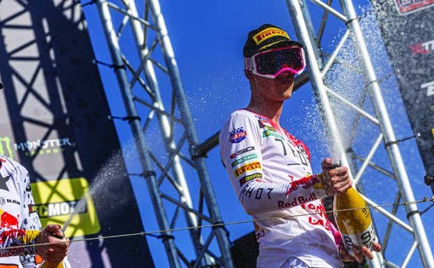 Jorge Prado, en el podio del MXGP de Portugal 2023.  J. P. Acevedo