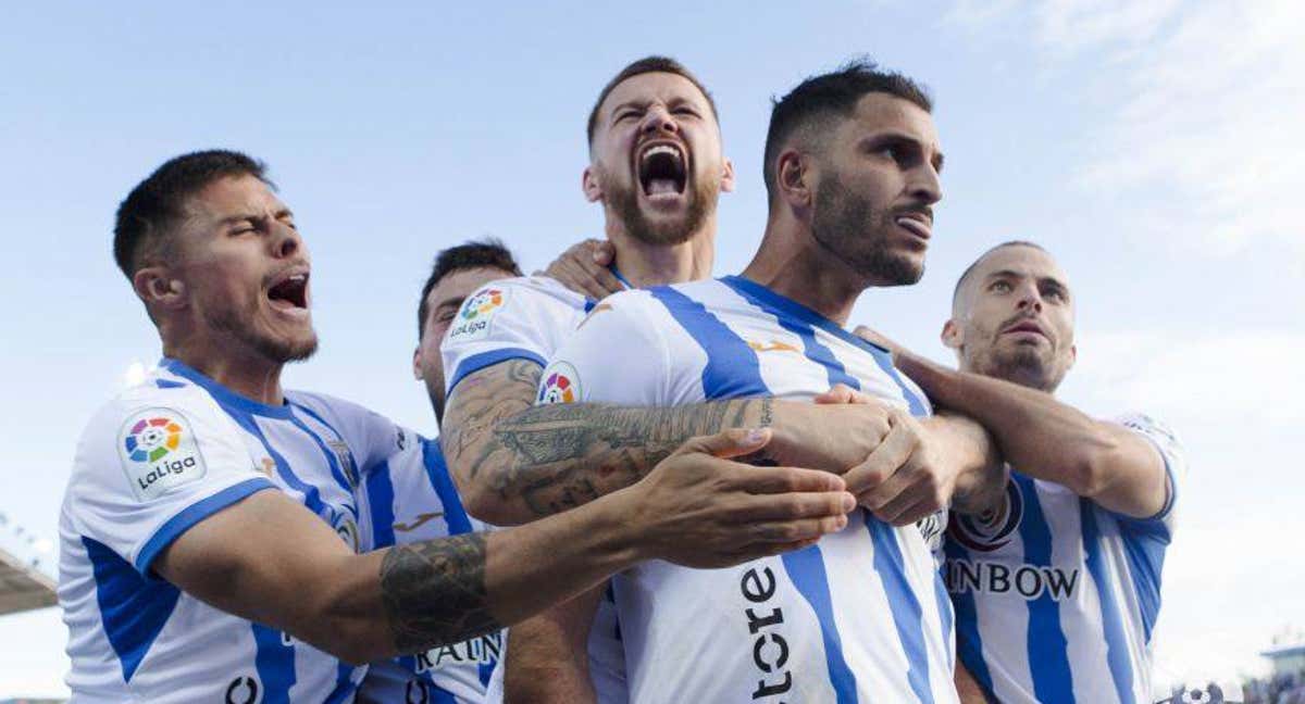 Los jugadores del Leganés celebran el gol de la victoria ante el Huesca./LaLiga