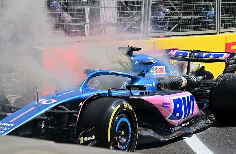 Alpine entra en combustión y amenaza a sus empleados