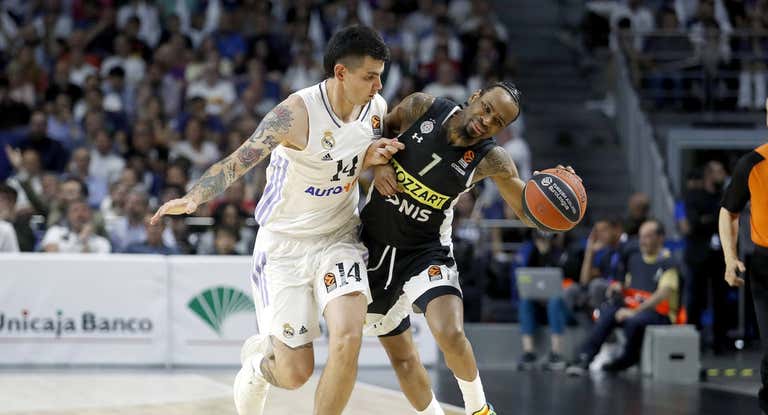Gaby Deck y Kevin Punter, en el segundo partido.