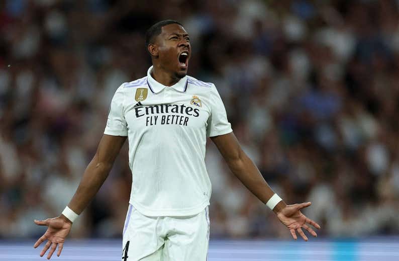 Alaba le cambia la cara a la defensa del Real Madrid