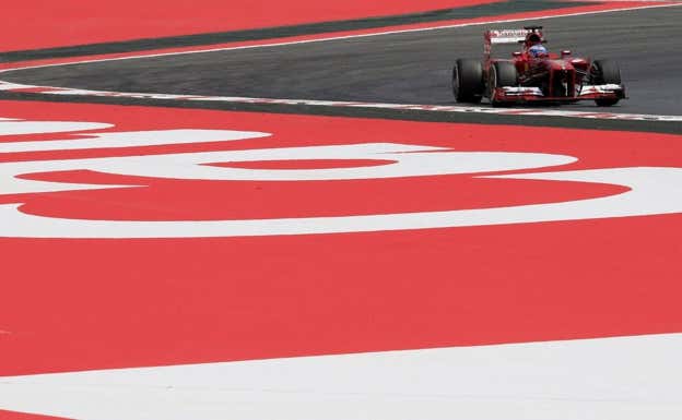 Fernando Alonso, al volante del Ferrari F138 en el GP de España 2013 en el Circuit de Barcelona-Catalunya.  Reuters