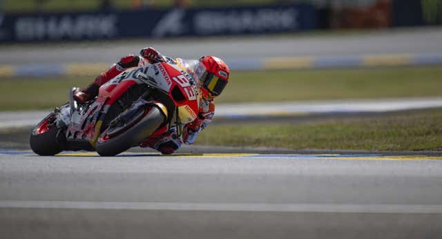 Marc Márquez regresa con dos caídas en el día del experimento Kalex