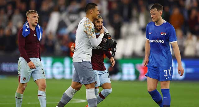 El West Ham, con pie y medio en la final de la Conference… ¡y jugándose el descenso!