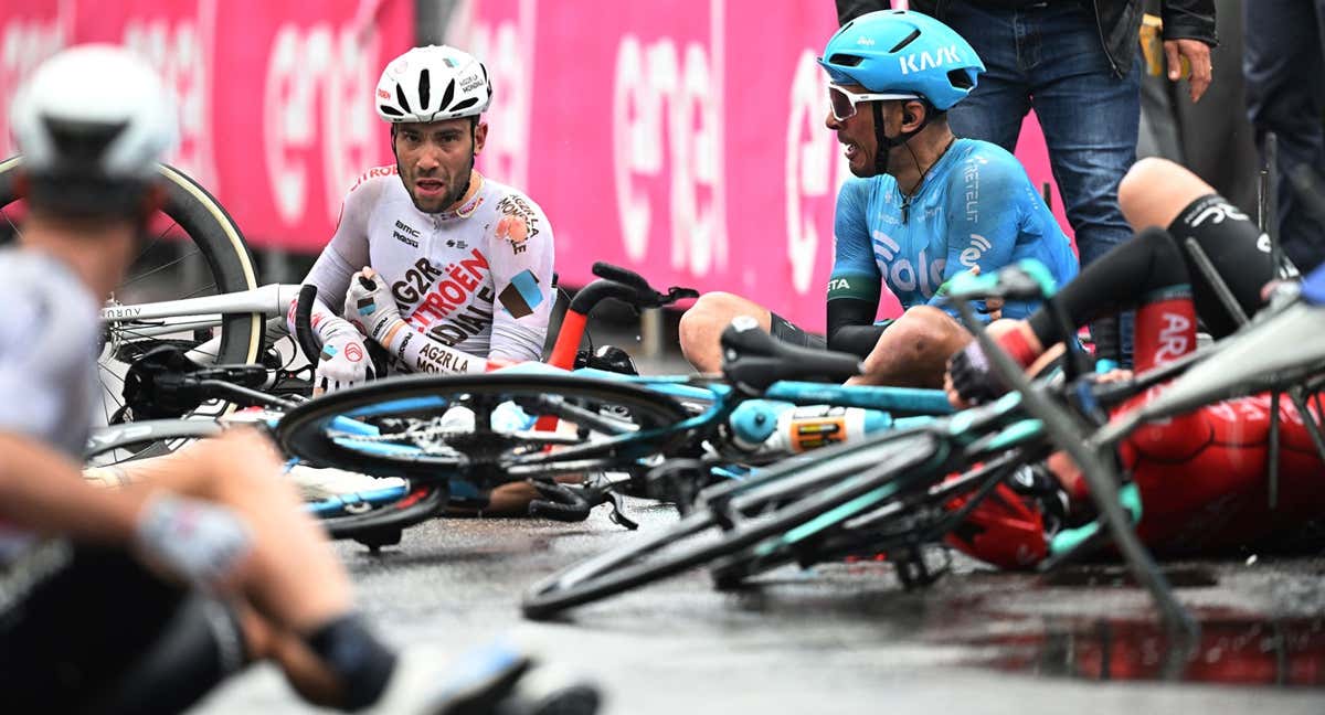 Andrea Vendrame, víctima de una de las muchas caídas de este Giro de Italia. /STUART FRANKLIN / GETTY IMAGES