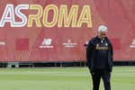 Mourinho: «Tiene más valor un equipo preparado para jugar 14 partidos de Europa League que uno que viene de Champions»