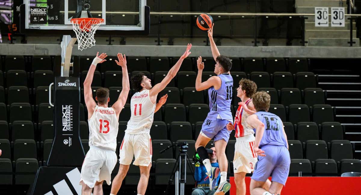 Hugo González anota ante el Estrella Roja. /Euroleague