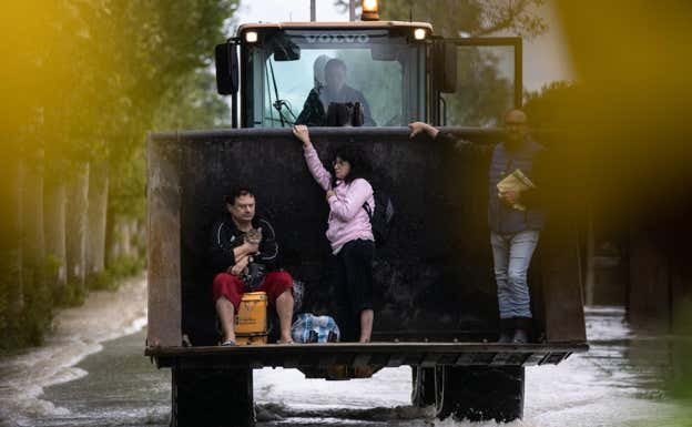 Tres residentes, evacuados a 10 km del circuito de Ímola por las inundaciones.  Reuters