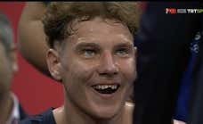La imagen de la Final Four: Jokubaitis se deja los dientes en el parqué