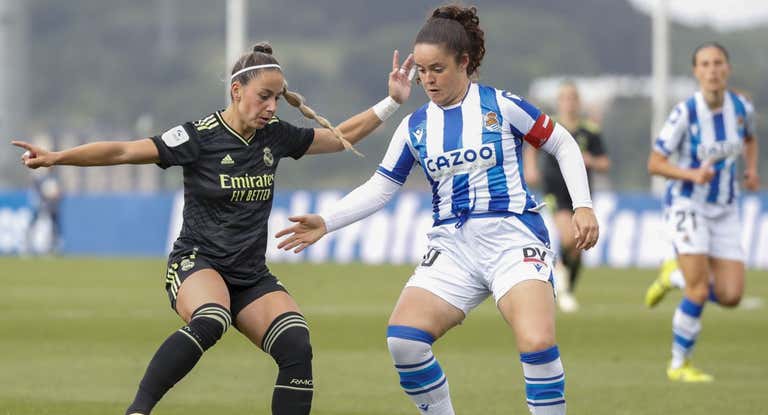 Athenea y Nerea Eizagirre, en una jugada.